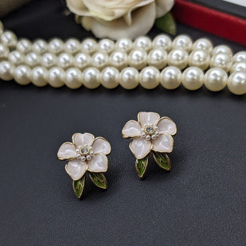 Blossom Pearl Stud Earrings | Elegant Floral Jewelry 🌸✨ - Vinni’s Jewelry