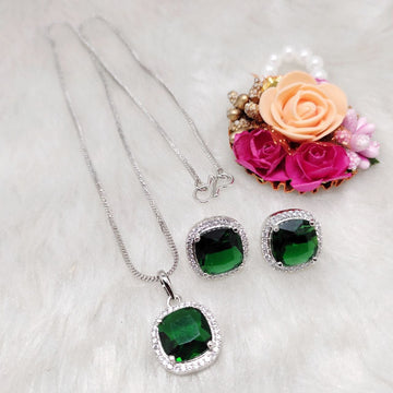 Buy Luxury Moissanite Necklace | Verde Essence - Vinni’s Jewelry