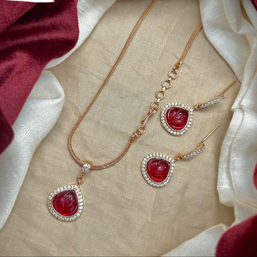 Emerald Carved Teardrop Necklace Set - Vinni’s Jewelry
