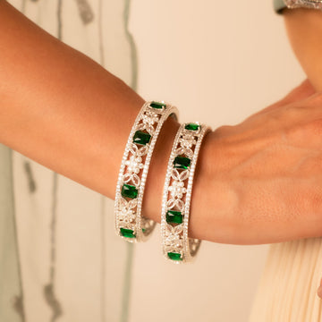 💚 Emerald Grace Bangles | Silver - Tone Designer Bangles with Green Stones - Vinni’s Jewelry