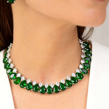 Emerald Royalty Necklace Set - Vinni’s Jewelry