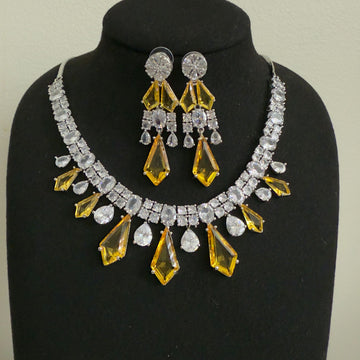 Golden Radiance Statement Necklace Set - Vinni’s Jewelry