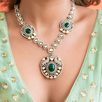 Kundan Emerald Victorian Set - Vinni’s Jewelry