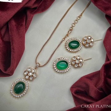 Noor - E - Zahra Emerald Kundan Set - Vinni’s Jewelry