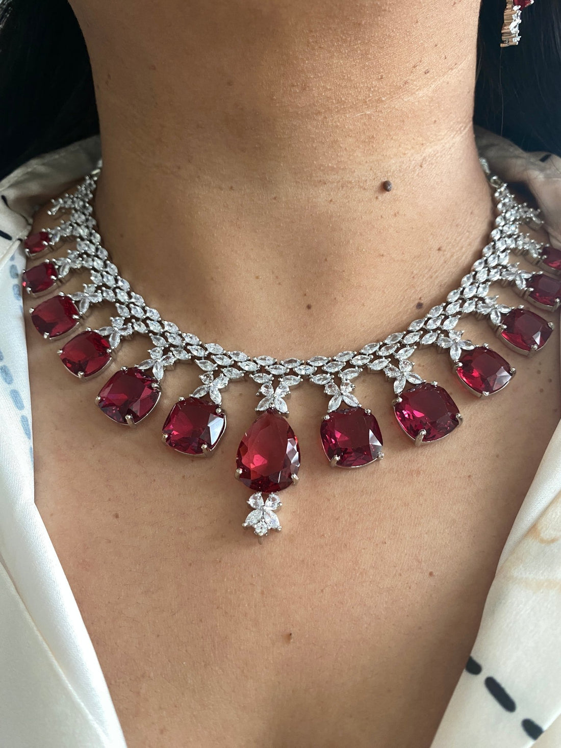 Royal Scarlet Radiance Necklace Set - Vinni’s Jewelry