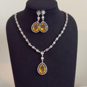 Sunbeam Luxe Necklace & Earring Set - Vinni’s Jewelry