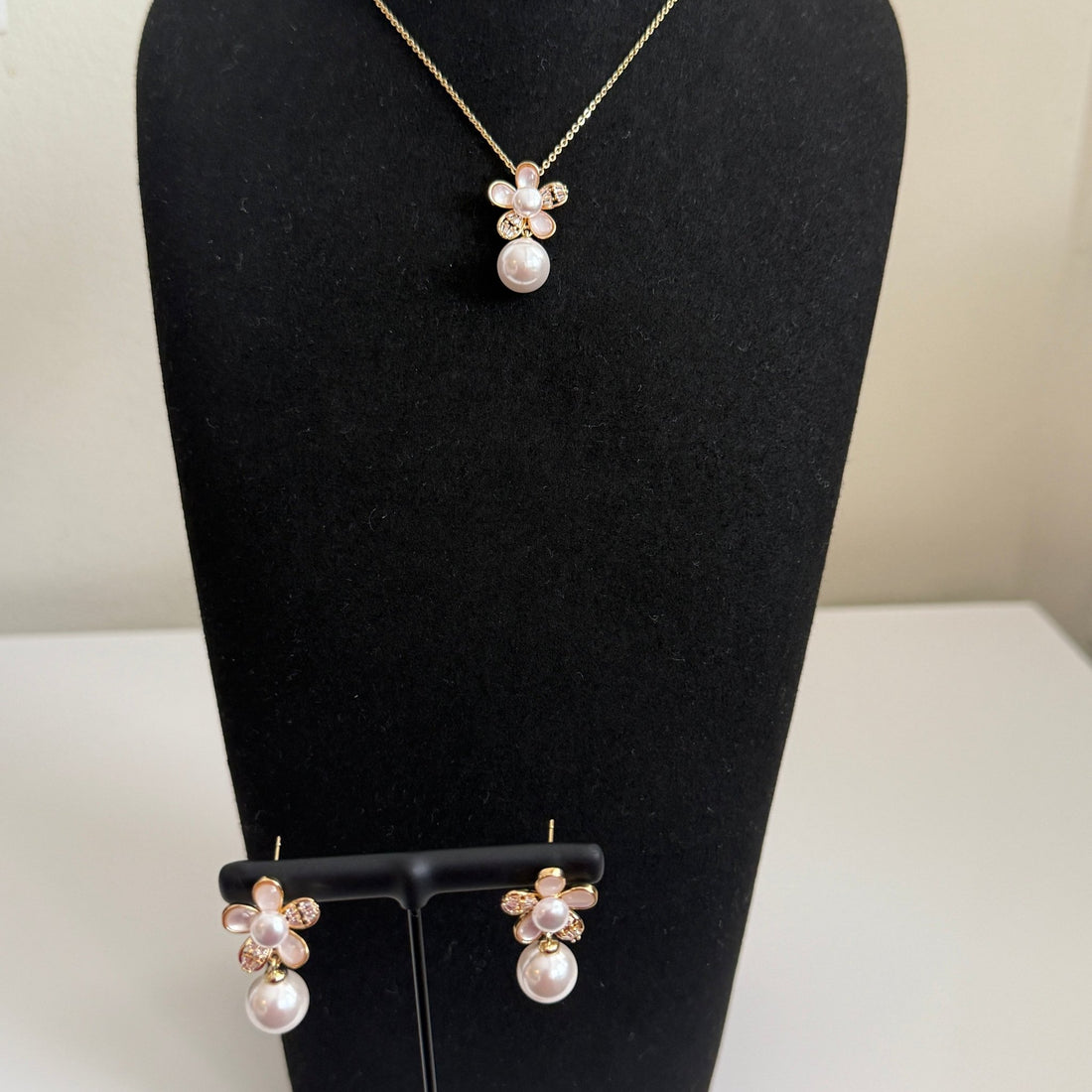 Blossom Pearl Petal Set - Vinni’s Jewelry
