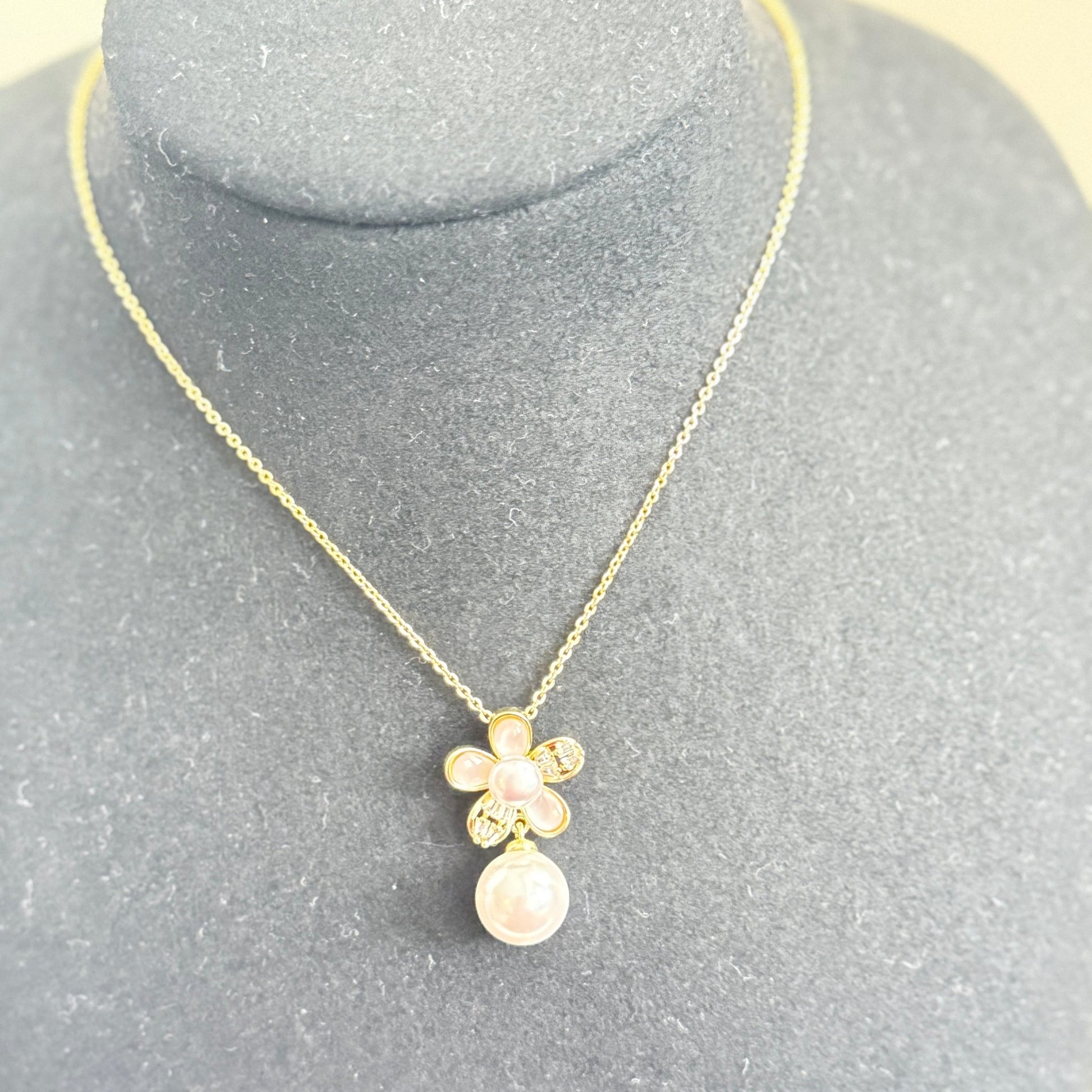 Blossom Pearl Petal Set - Vinni’s Jewelry