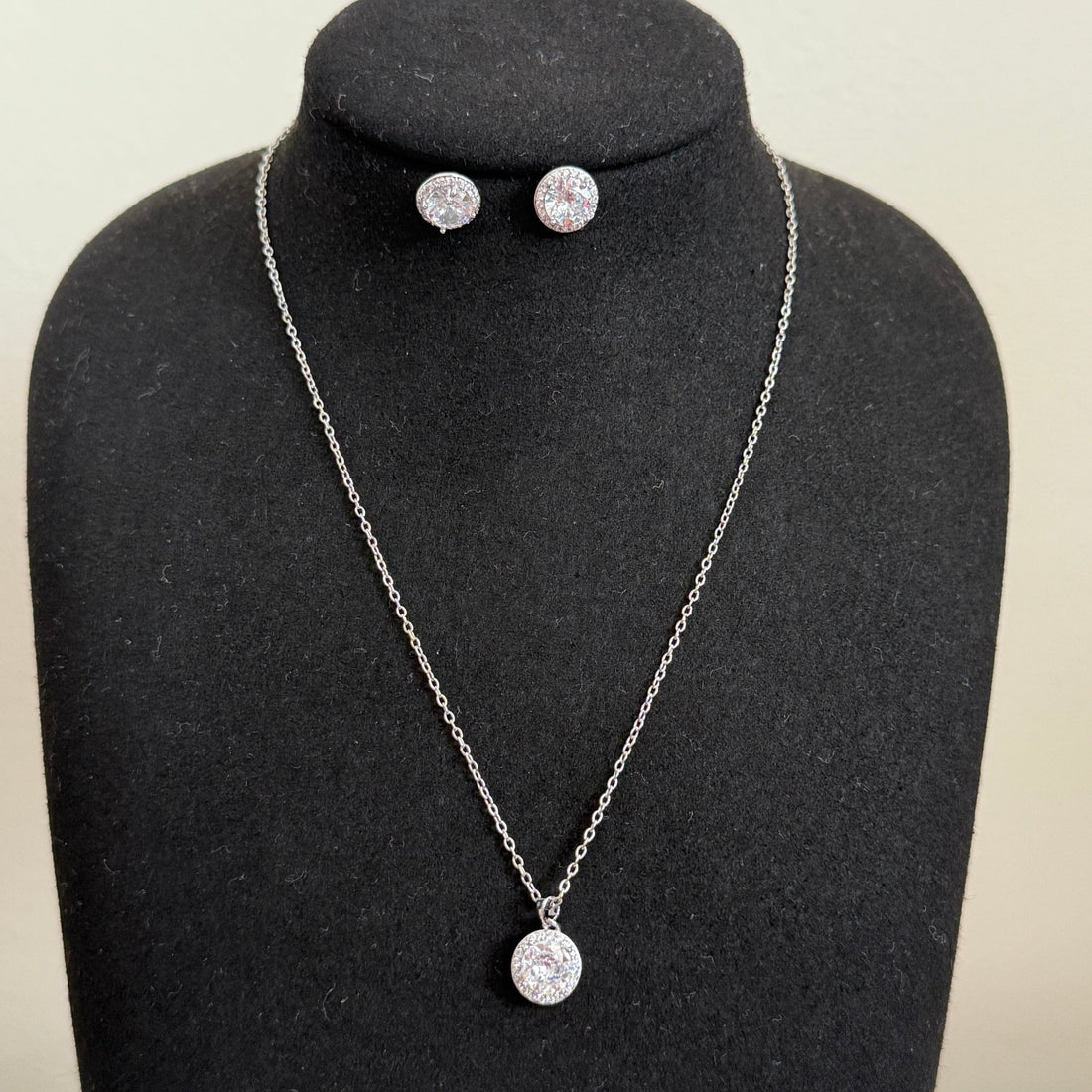 “Celestial Spark” Necklace & Earrings Set - Vinni’s Jewelry