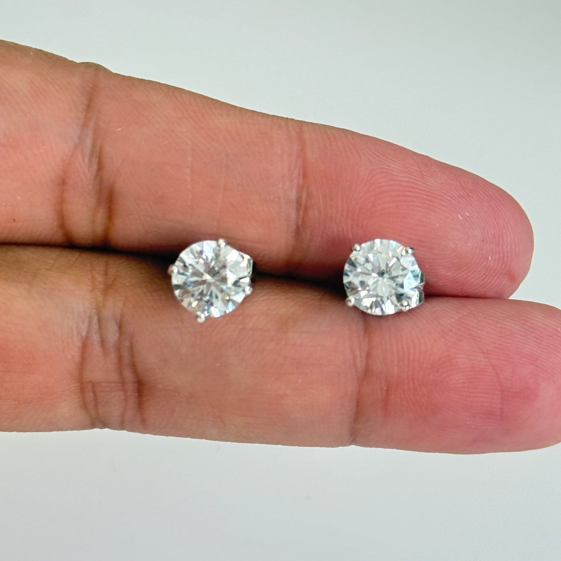 Classic Sparkle Solitaire Studs - Vinni’s Jewelry
