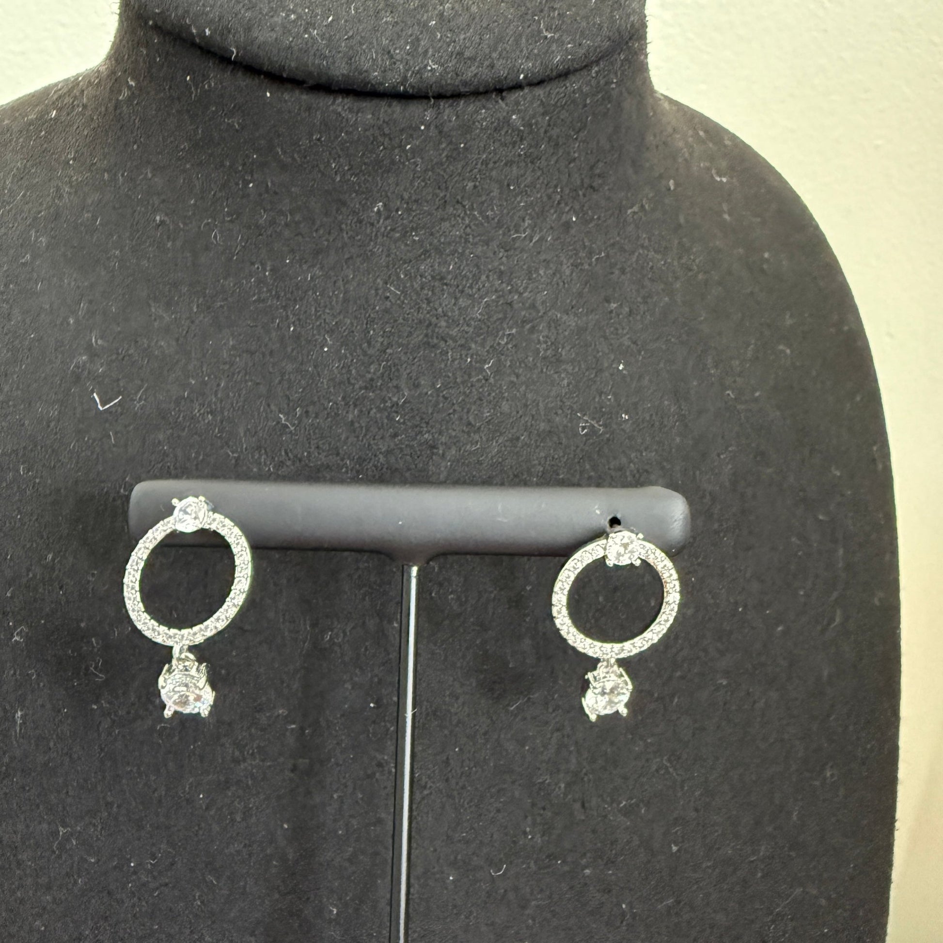 Crystal Circle Drop Earrings - Vinni’s Jewelry