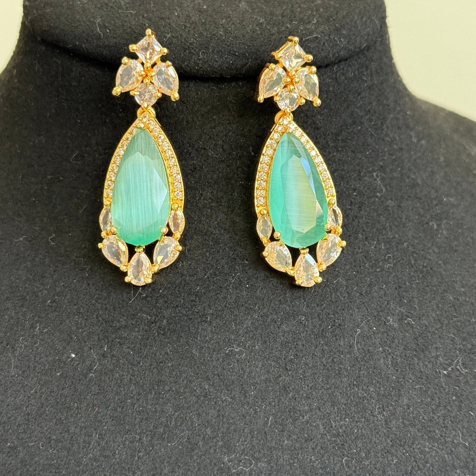 Emerald Envy Kundan Necklace Set - Vinni’s Jewelry