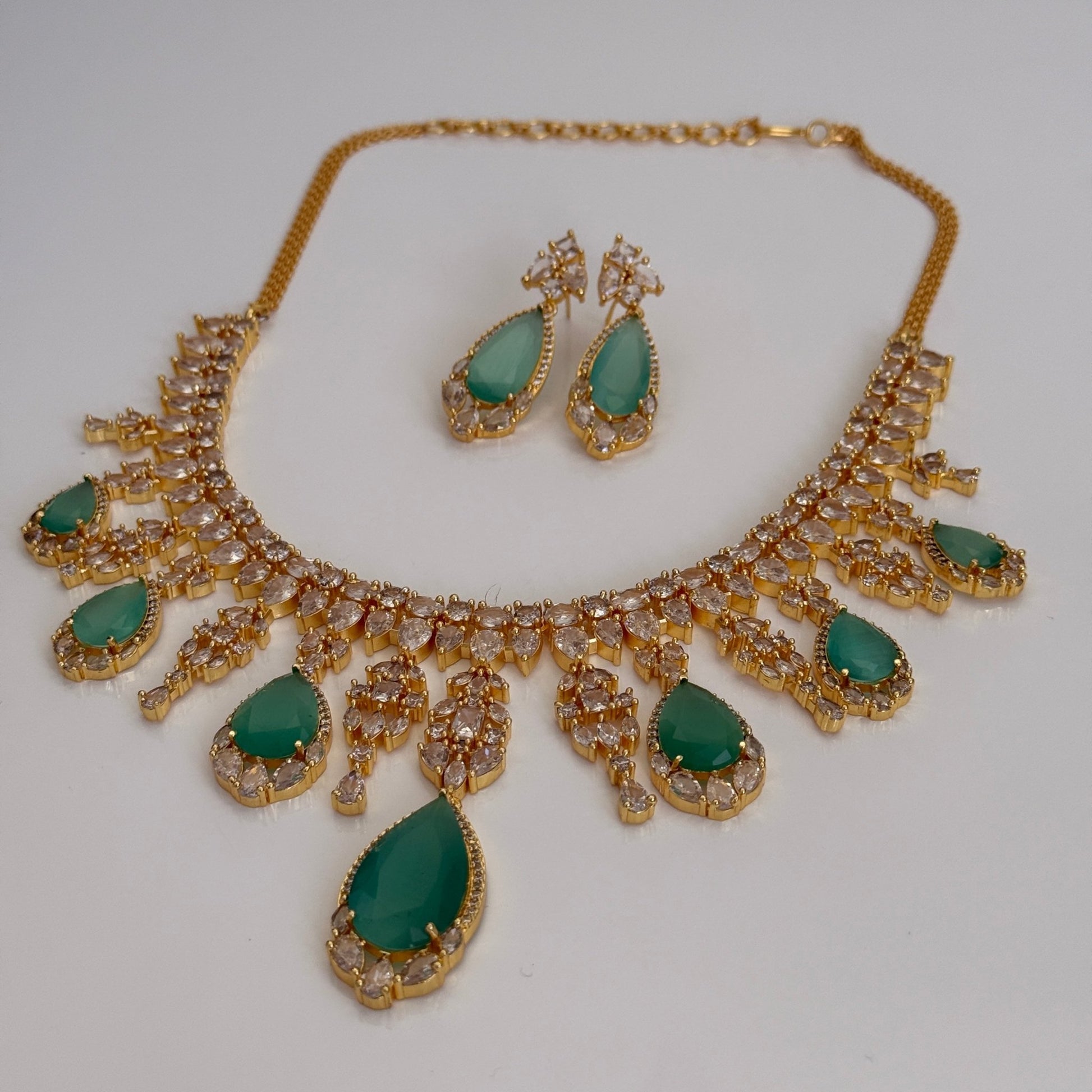 Emerald Envy Kundan Necklace Set - Vinni’s Jewelry