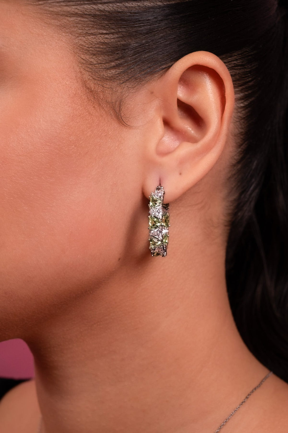 Emerald Glow Crystal Drop Earrings - Vinni’s Jewelry
