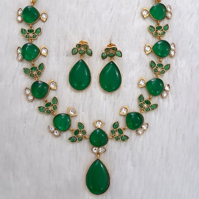 Emerald Grace Necklace Set - Vinni’s Jewelry