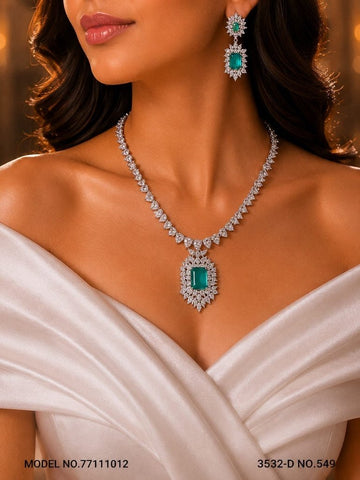 Emerald Starburst Necklace Set - Vinni’s Jewelry