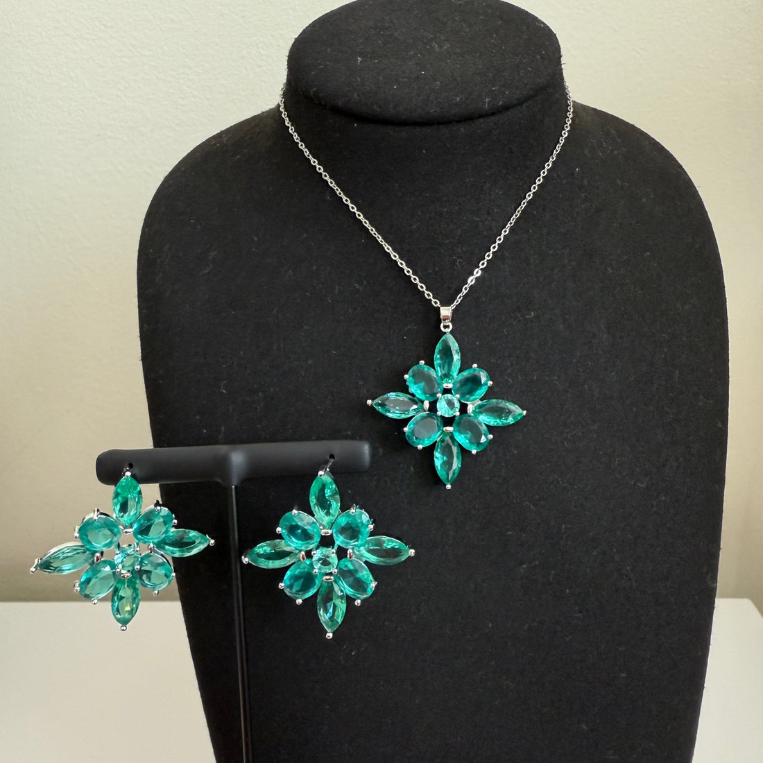 Flor de Jade Set - Vinni’s Jewelry