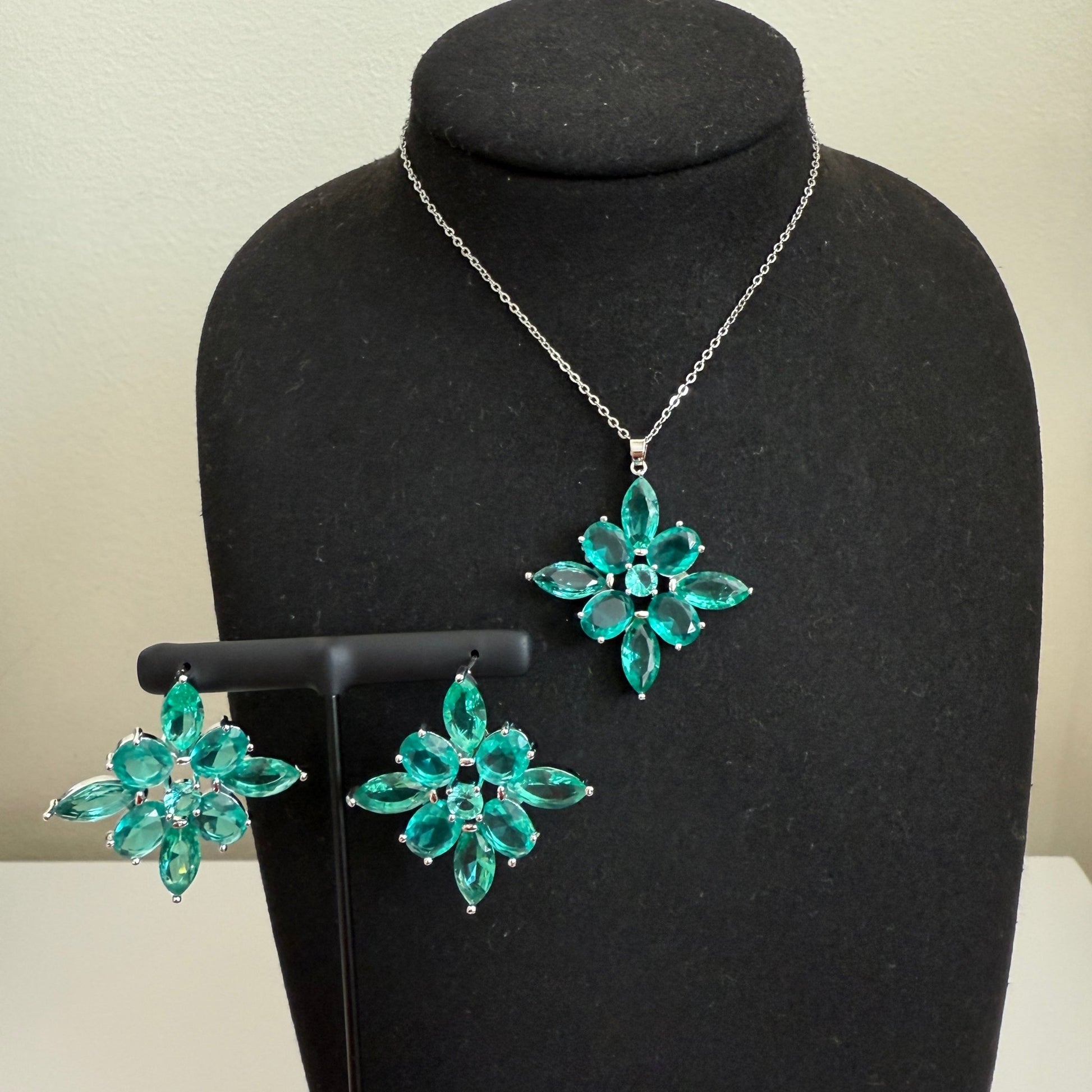 Flor de Jade Set - Vinni’s Jewelry