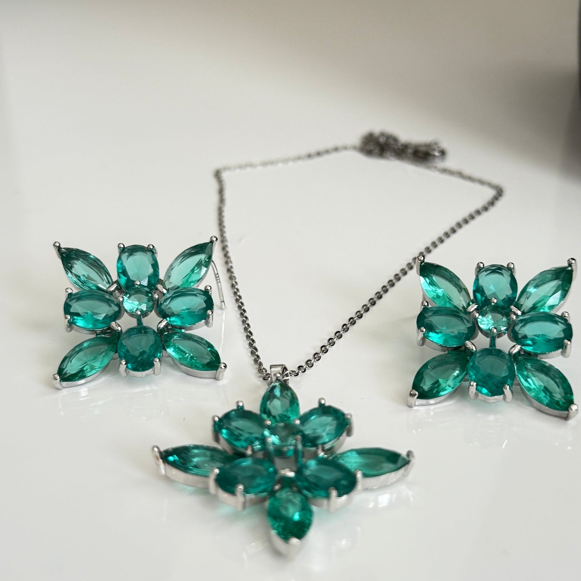 Flor de Jade Set - Vinni’s Jewelry