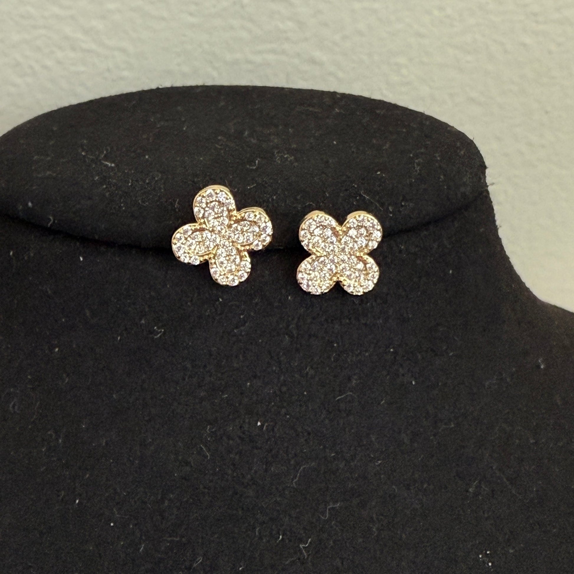 Floral Cluster Studs - Vinni’s Jewelry
