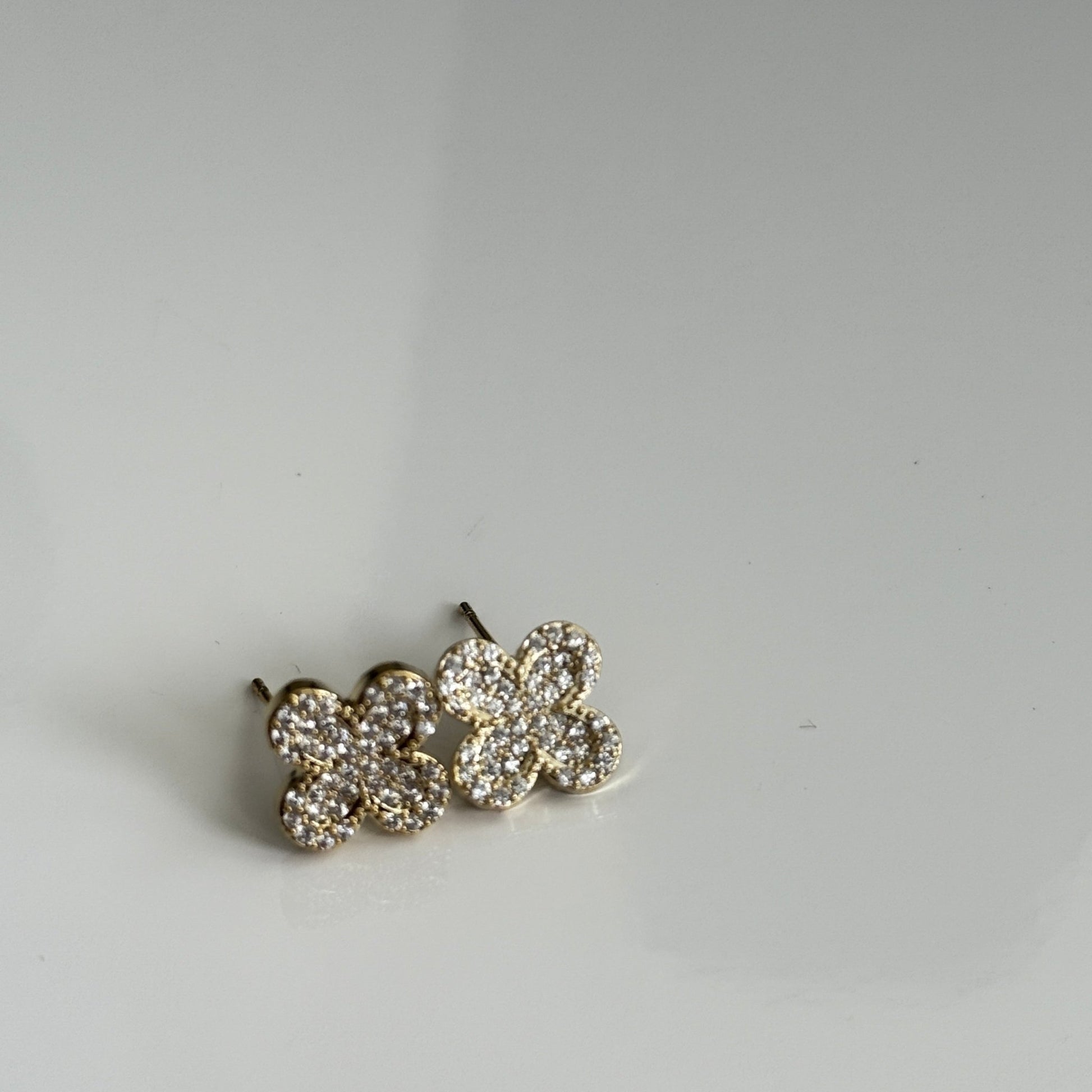 Floral Cluster Studs - Vinni’s Jewelry