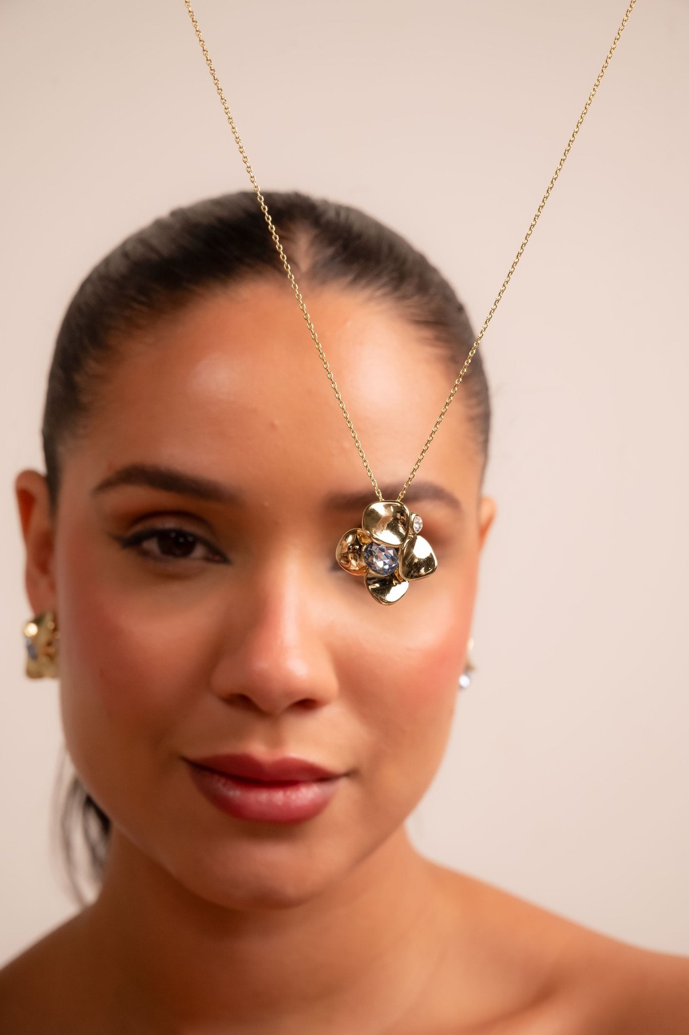 Golden Blossom Crystal Necklace Set - Vinni’s Jewelry