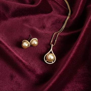 Golden Grace Pearl Set - Vinni’s Jewelry