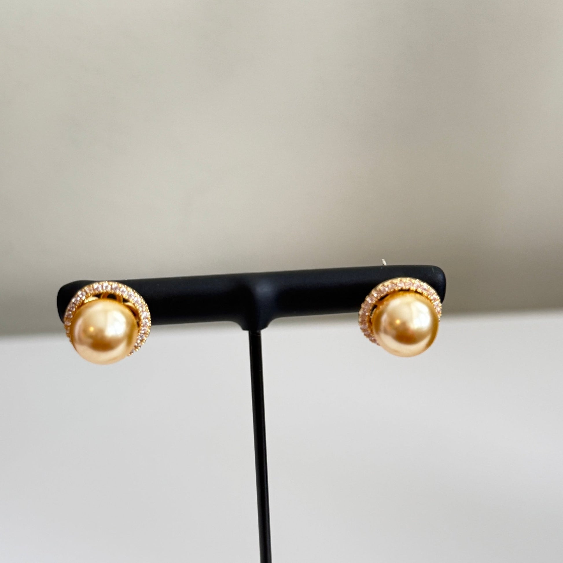 Golden Grace Pearl Set - Vinni’s Jewelry