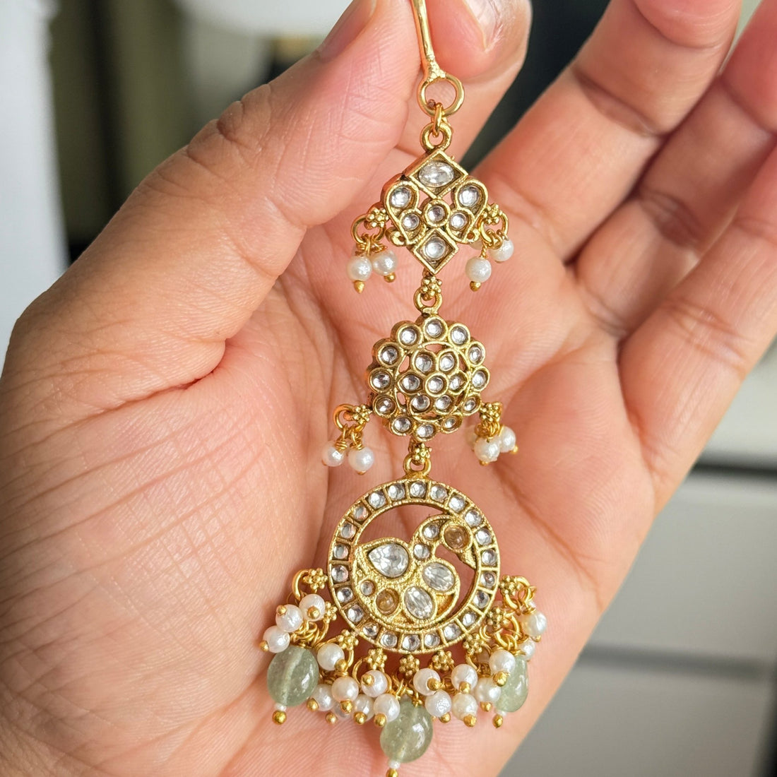 Heritage Kundan Tikka with Emerald & Pearl Detailing – Vinni’s Jewelry - Vinni’s Jewelry