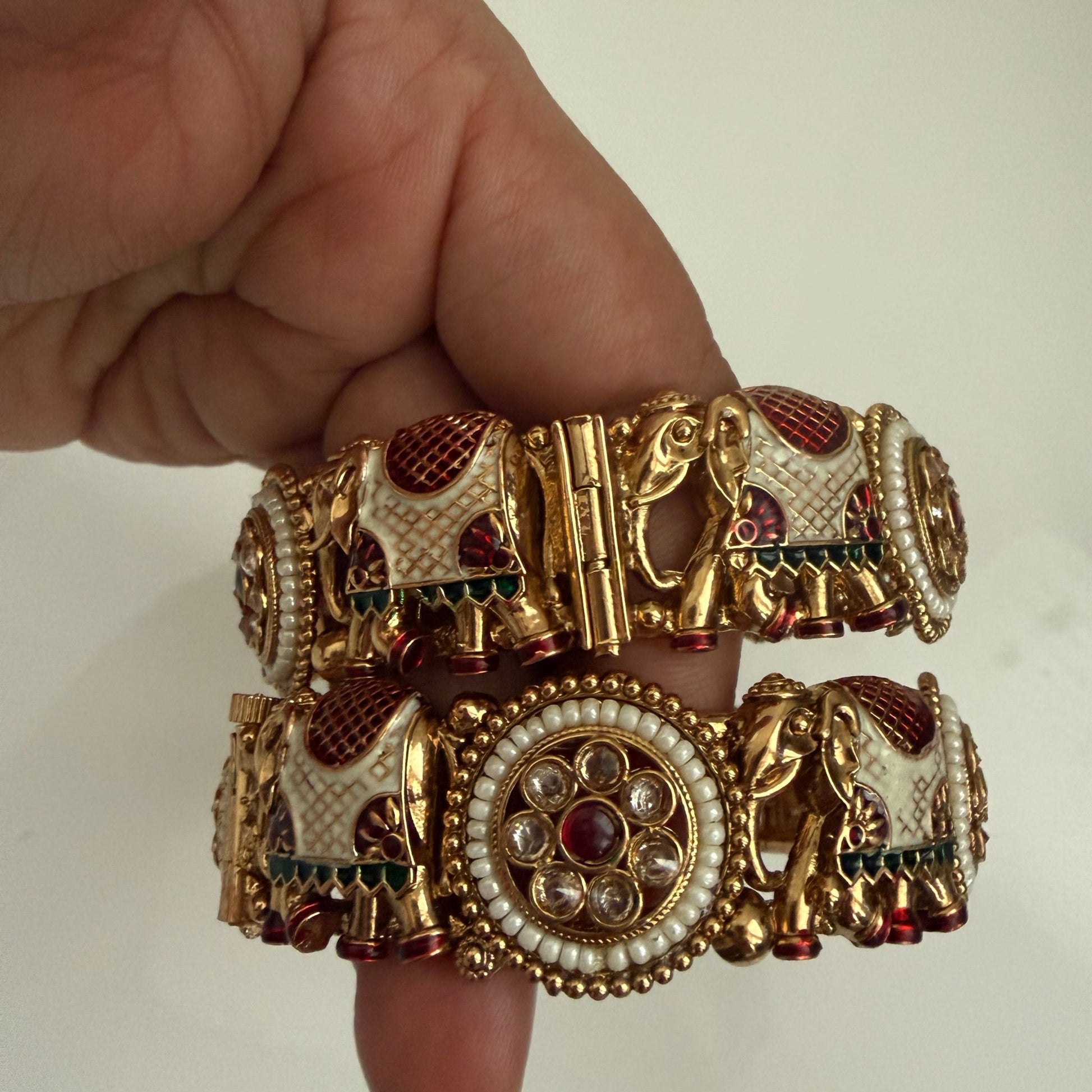 Imperial Elephant Crest Bangle Set - Vinni’s Jewelry