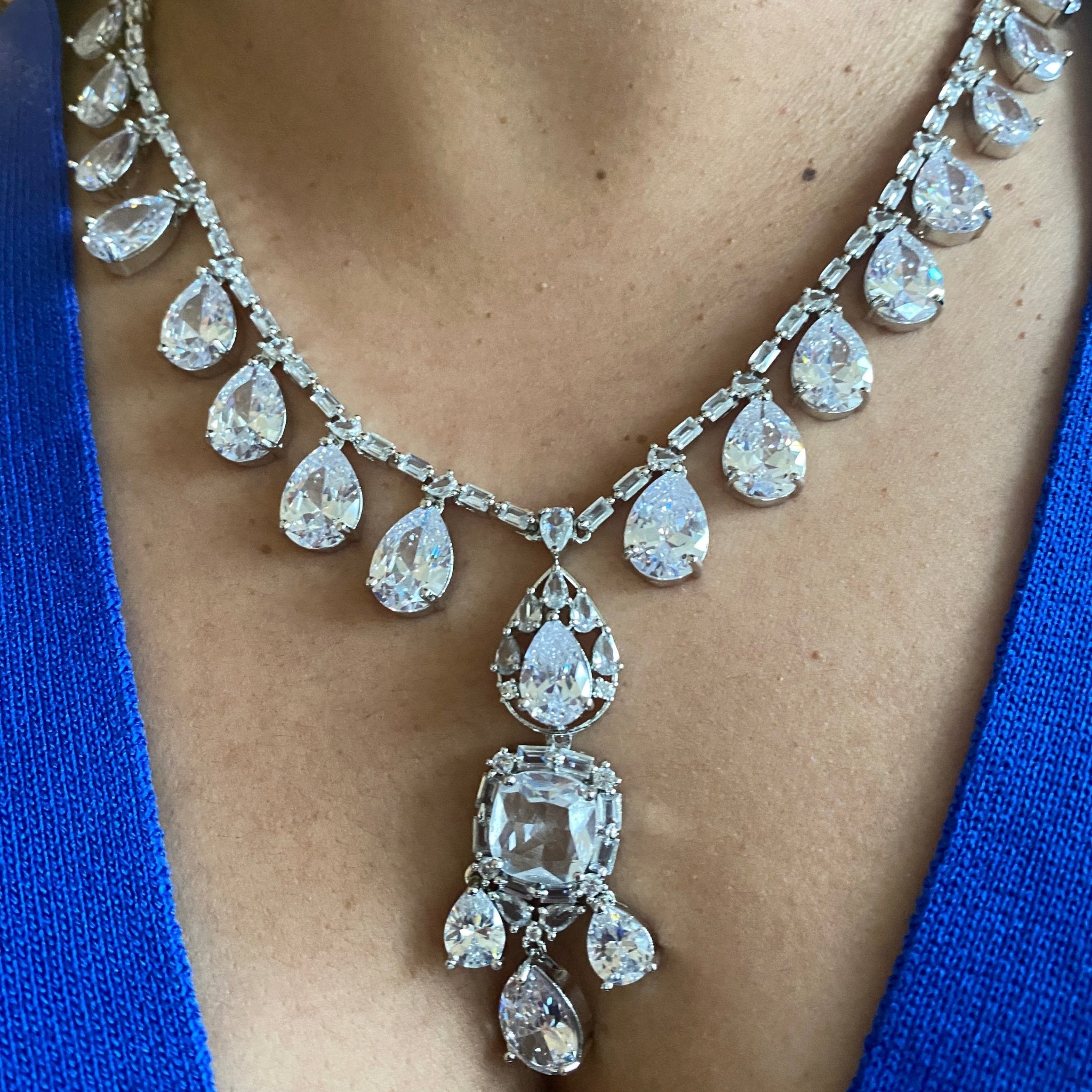 Luxe Radiance Crystal Necklace, Ring, and Earring Set - Vinni’s Jewelry