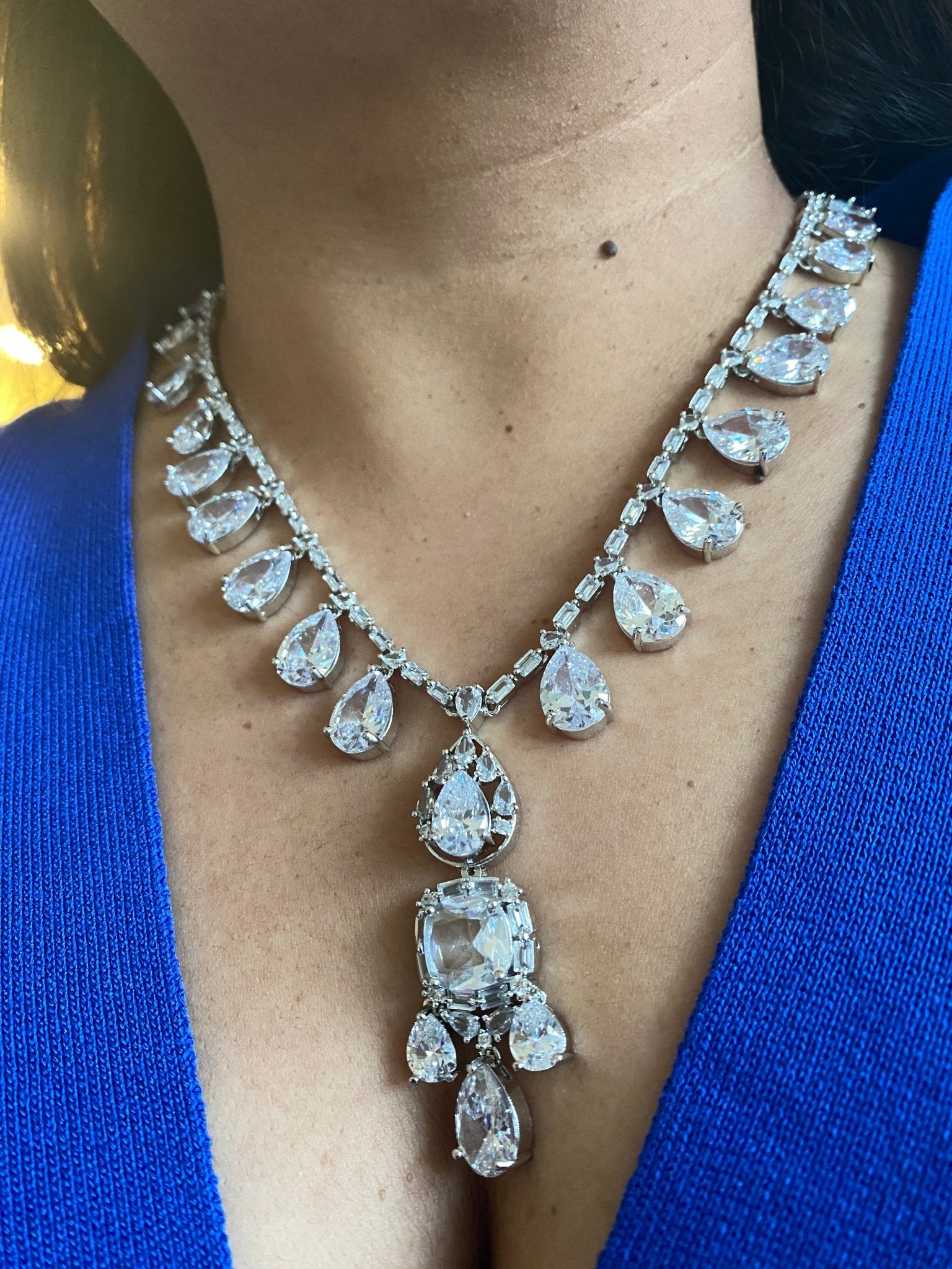 Luxe Radiance Crystal Necklace, Ring, and Earring Set - Vinni’s Jewelry
