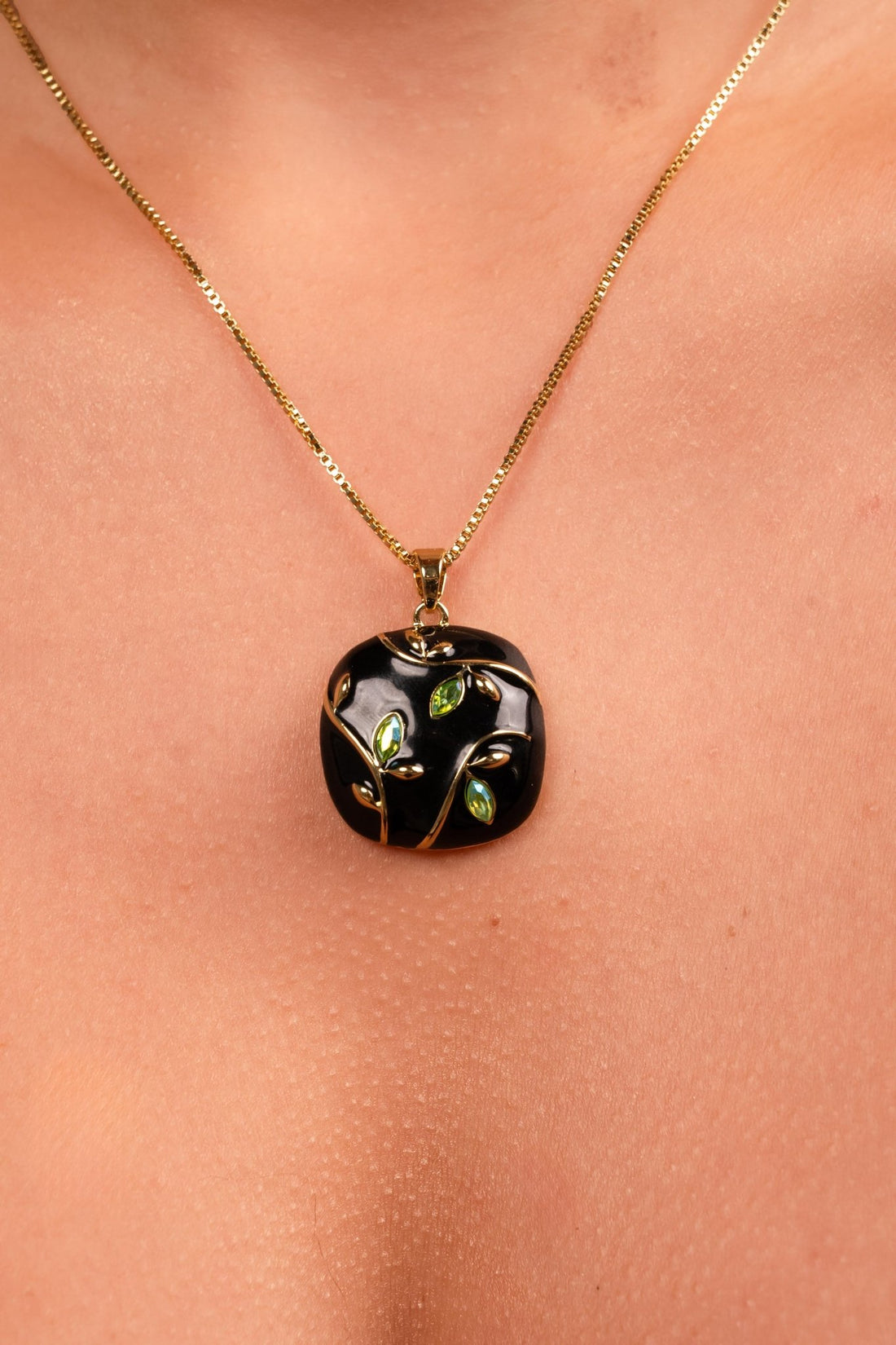 Noir Bloom Pendant Necklace Set - Vinni’s Jewelry