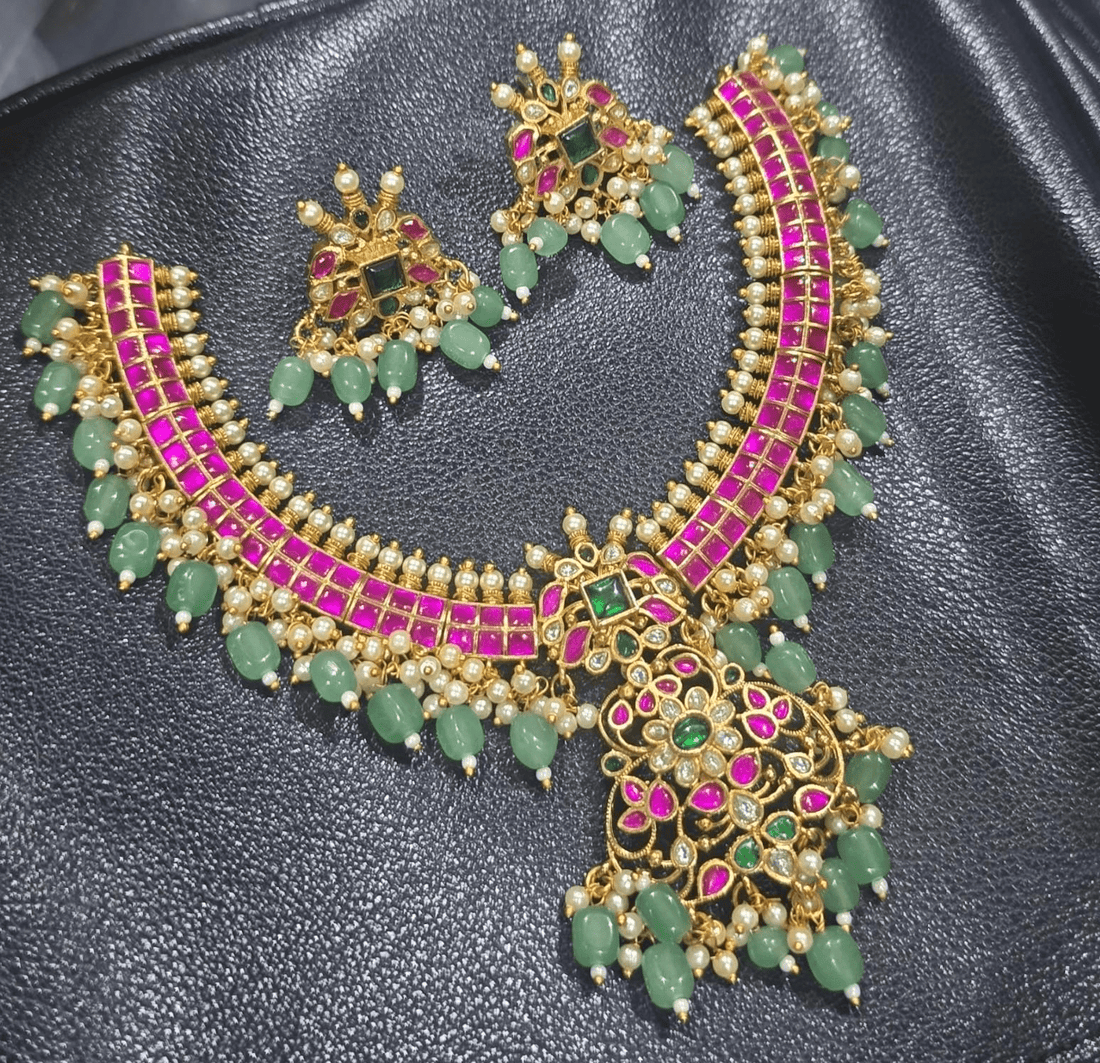 Noor Gulabi Emerald Bridal Choker Set with Pendant - Vinni’s Jewelry