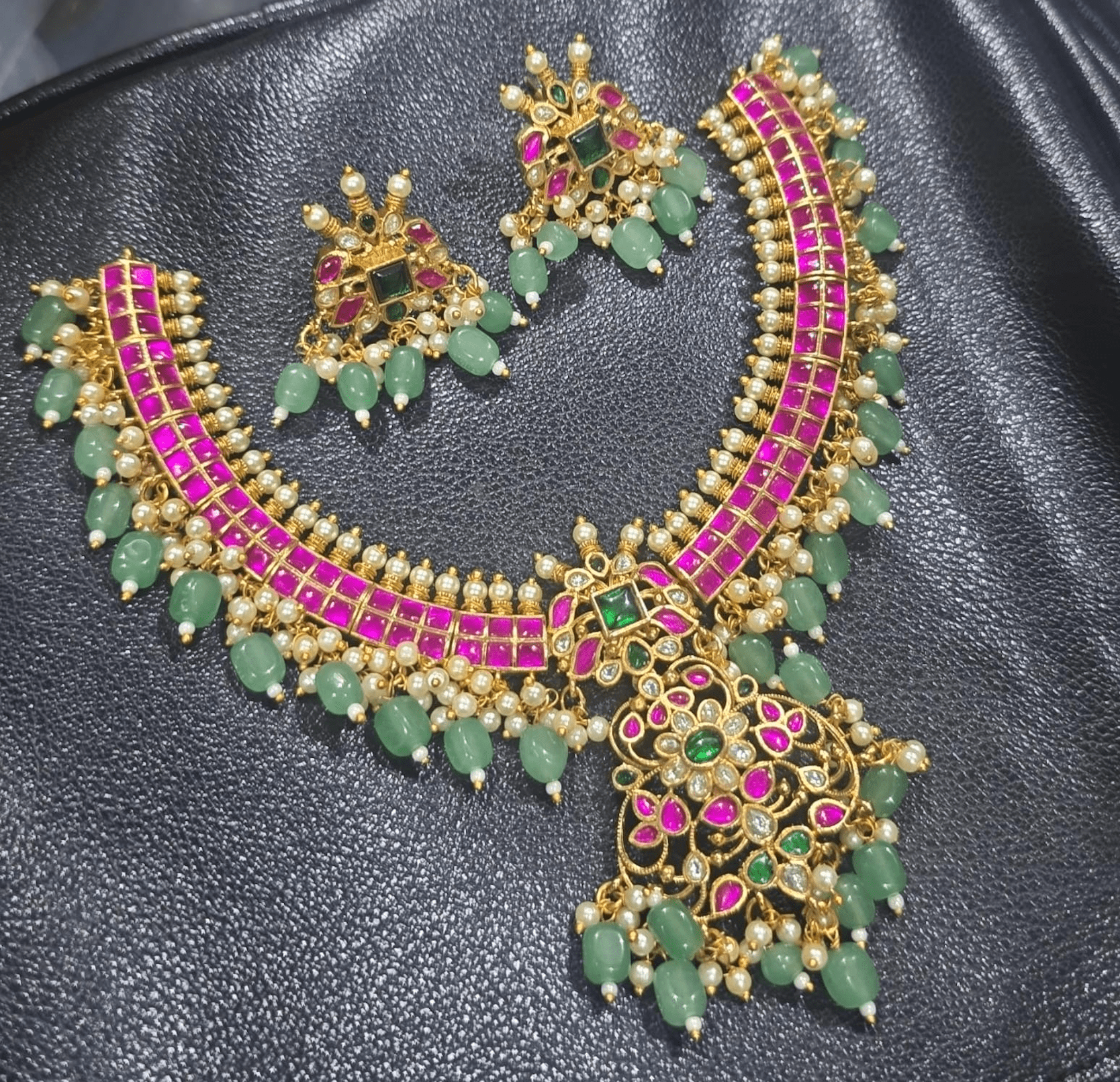 Noor Gulabi Emerald Bridal Choker Set with Pendant - Vinni’s Jewelry