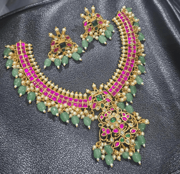 Noor Gulabi Emerald Bridal Choker Set with Pendant - Vinni’s Jewelry