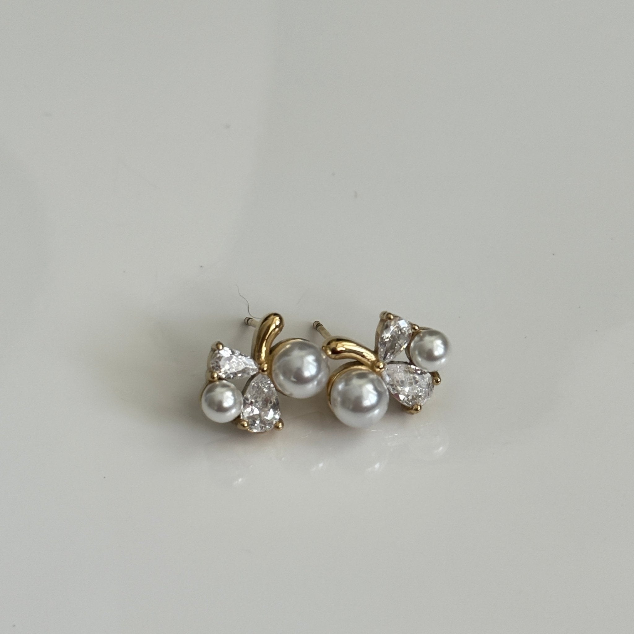 Pearl Blossom Studs - Vinni’s Jewelry