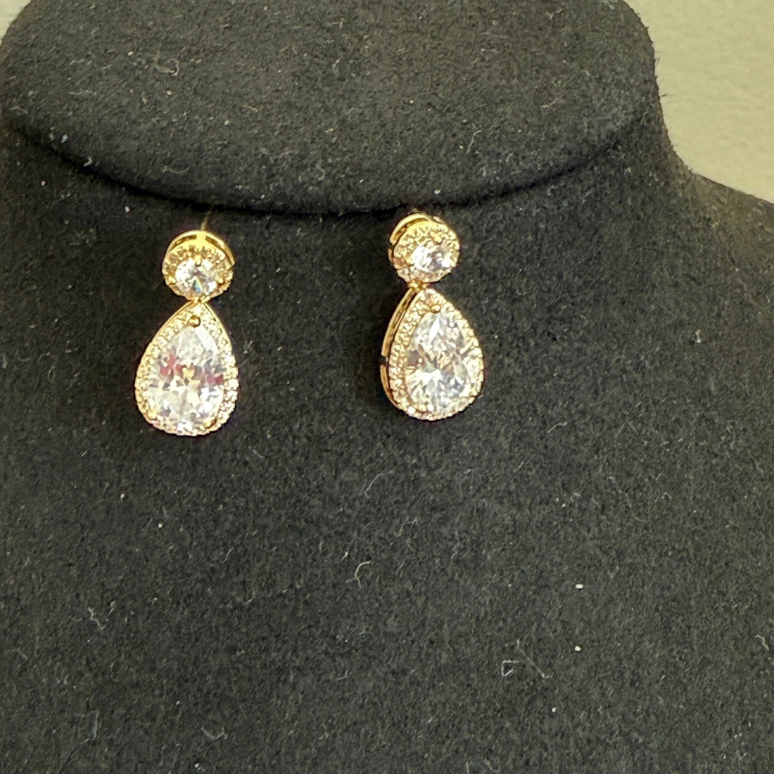 Regal Teardrop Radiance Earrings - Vinni’s Jewelry