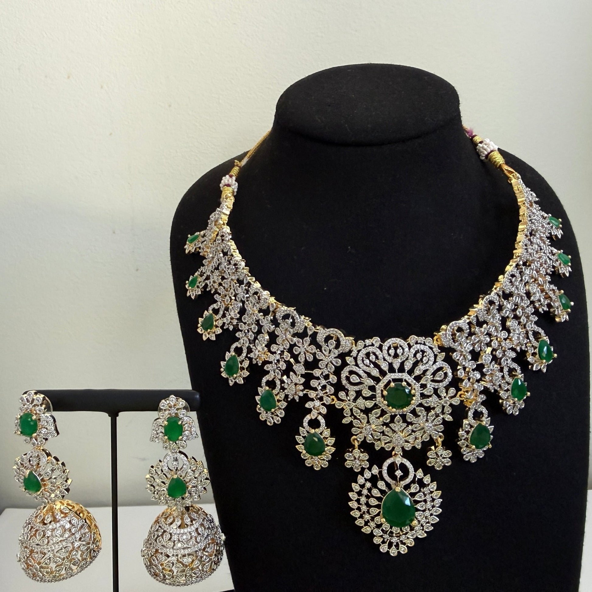 Royal Emerald Radiance Necklace Set - Vinni’s Jewelry