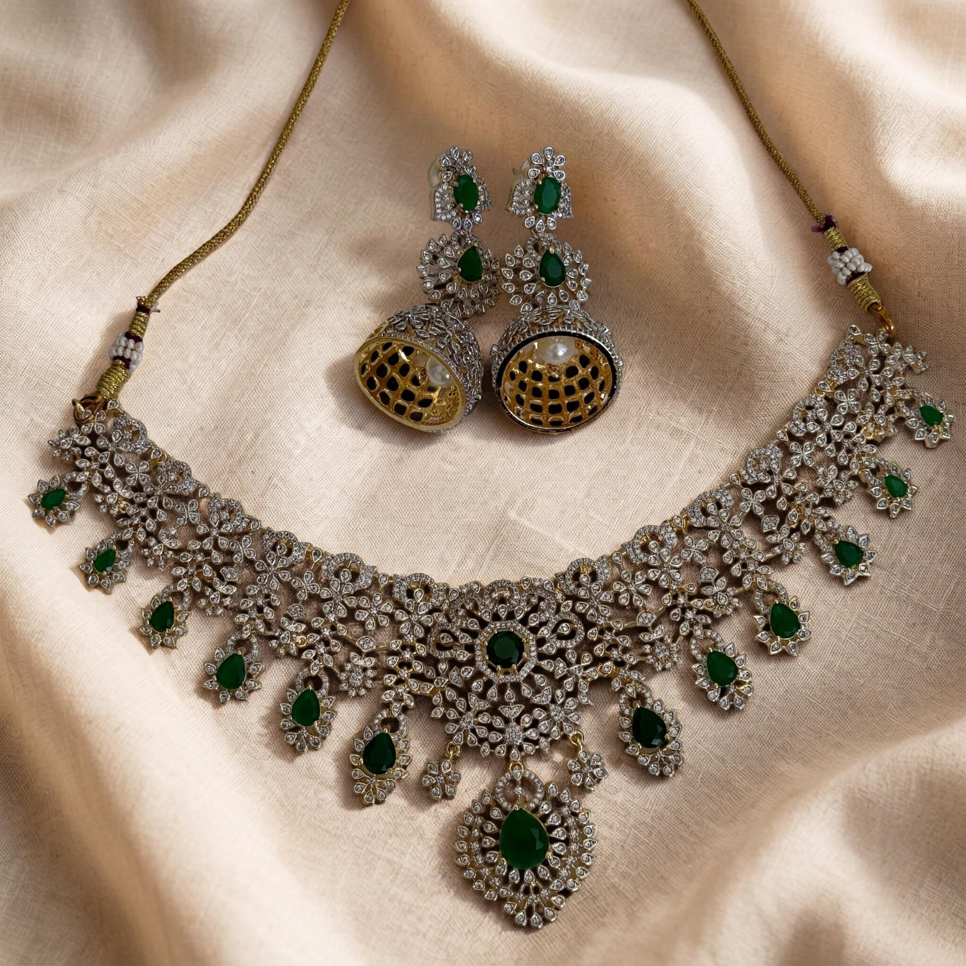 Royal Emerald Radiance Necklace Set - Vinni’s Jewelry