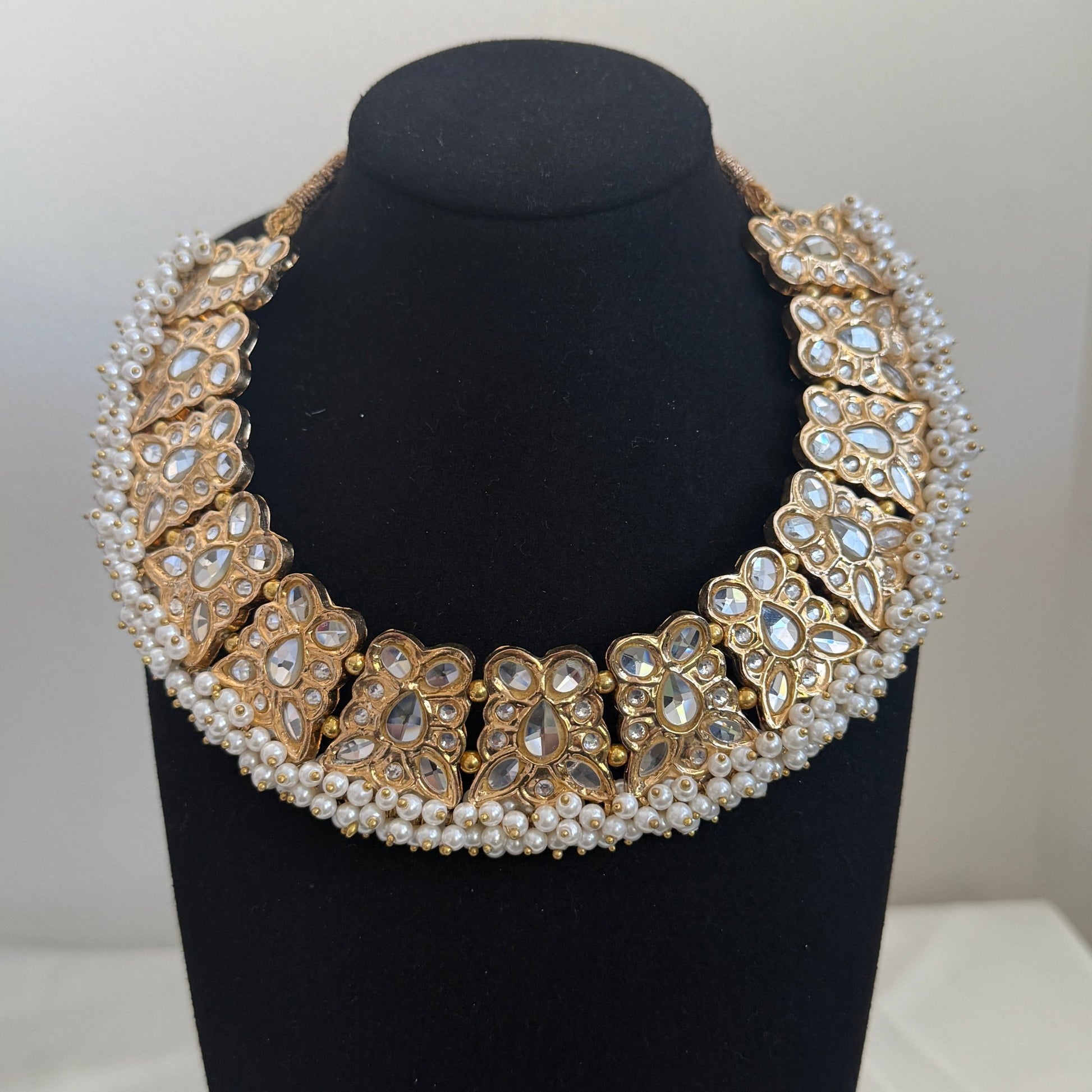 Royal Kundan Pearl Choker Set - Vinni’s Jewelry
