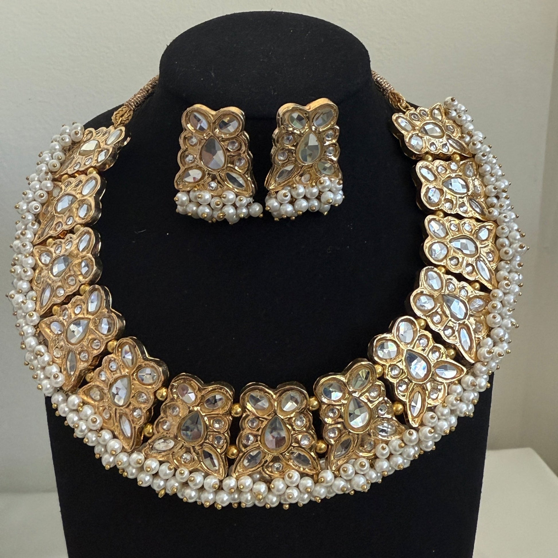 Royal Kundan Pearl Choker Set - Vinni’s Jewelry