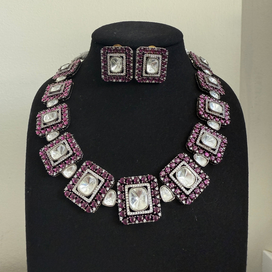 Royal Square Ruby Kundan Choker Set – Square Bridal Jewellery for Weddings & Festive Wear (Copy) - Vinni’s Jewelry