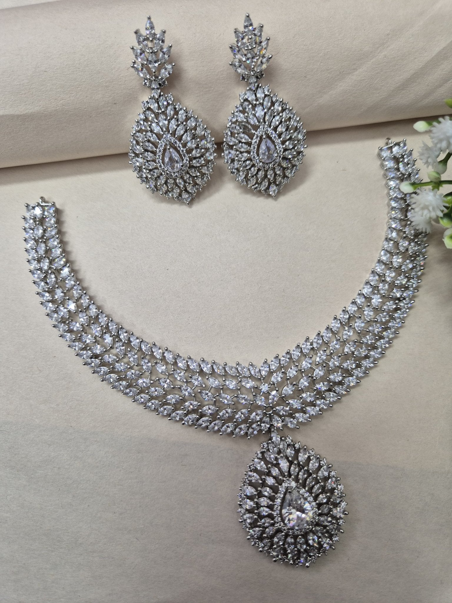 Snowdrop Elegance Necklace Set| Vinni’s Jewelry - Vinni’s Jewelry