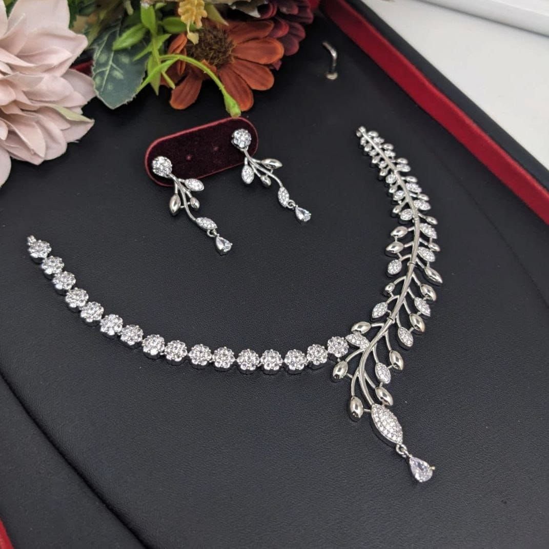 Vinni’s Celestia Frost Necklace Set - Vinni’s Jewelry