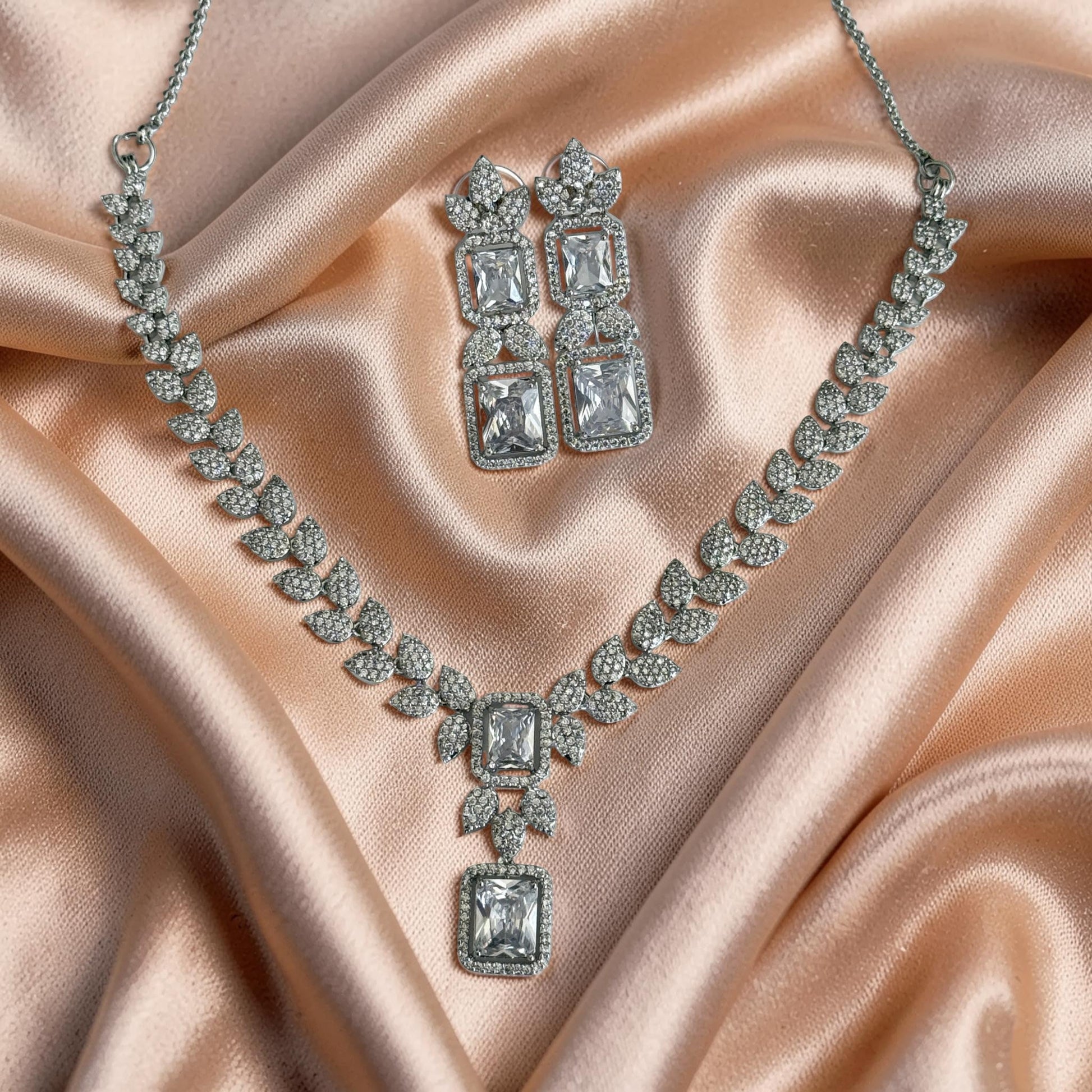 Vinni’s Scarlet Royale Set - Vinni’s Jewelry